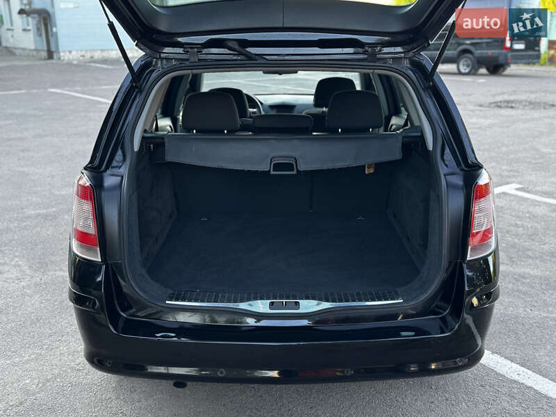 Универсал Opel Astra 2007 в Дубно