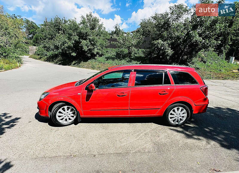 Универсал Opel Astra 2004 в Киеве