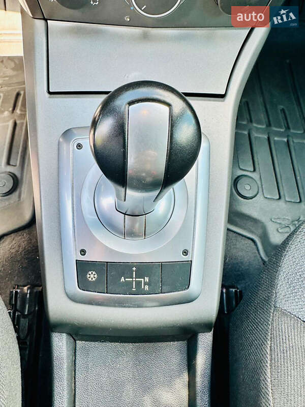Универсал Opel Astra 2004 в Киеве