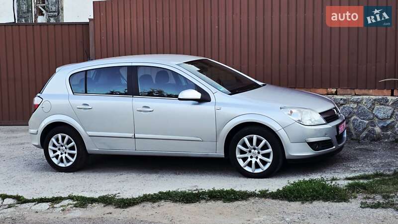 Хетчбек Opel Astra 2004 в Полтаві