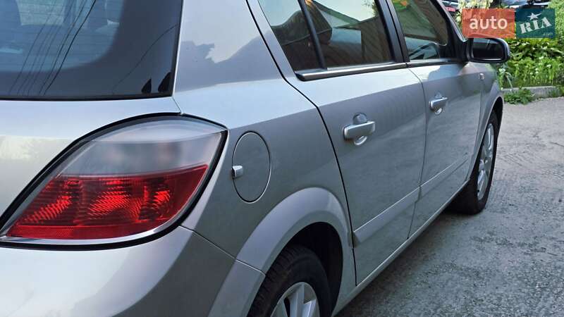 Хетчбек Opel Astra 2004 в Полтаві