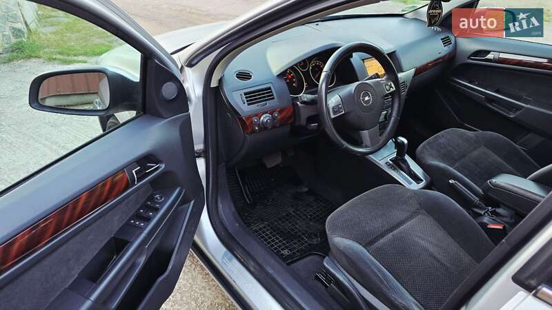 Хетчбек Opel Astra 2004 в Полтаві
