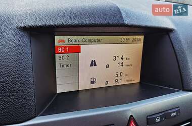 Хэтчбек Opel Astra 2004 в 