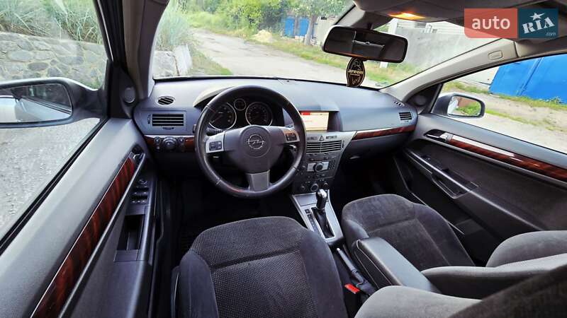 Хетчбек Opel Astra 2004 в Полтаві