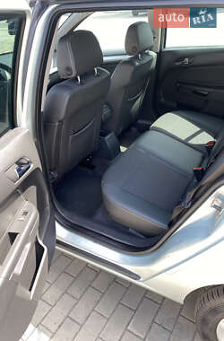 Универсал Opel Astra 2009 в 