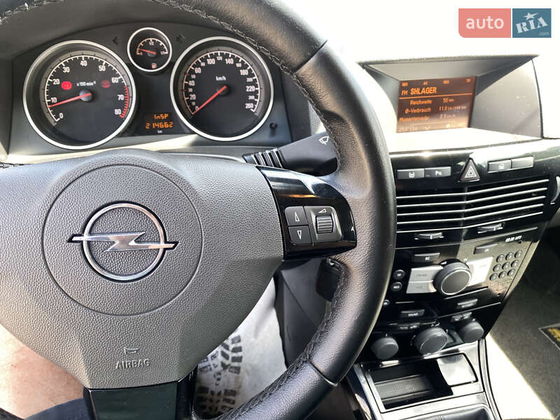 Універсал Opel Astra 2009 в Луцьку