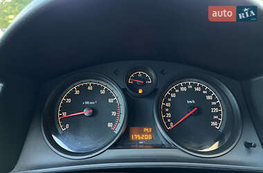 Хэтчбек Opel Astra 2012 в 