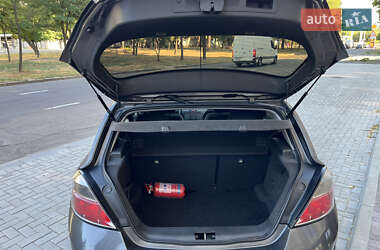 Хэтчбек Opel Astra 2012 в 