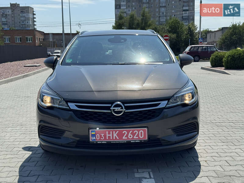 Универсал Opel Astra 2016 в Хмельницком