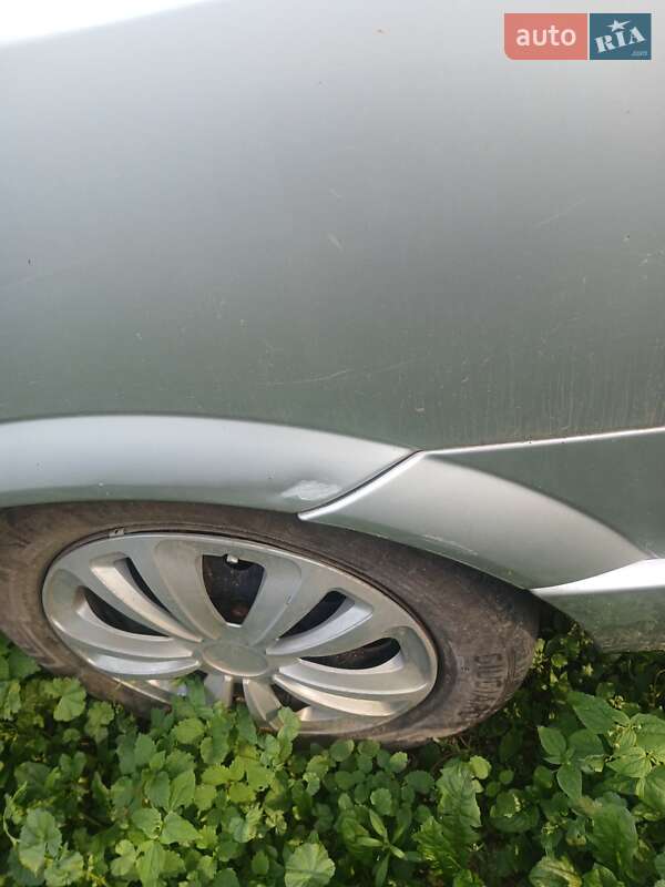 Седан Opel Astra 2003 в Харькове