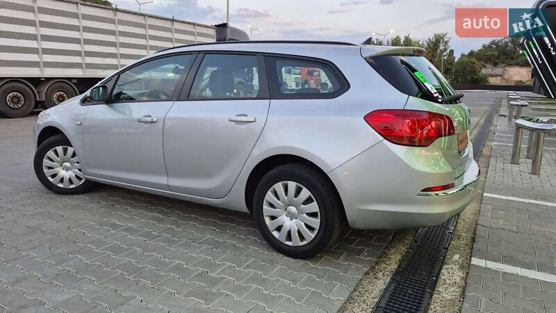 Універсал Opel Astra 2015 в Одесі
