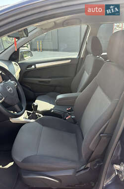 Универсал Opel Astra 2009 в 