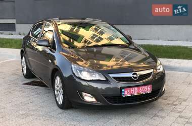 Хэтчбек Opel Astra 2012 в Львове