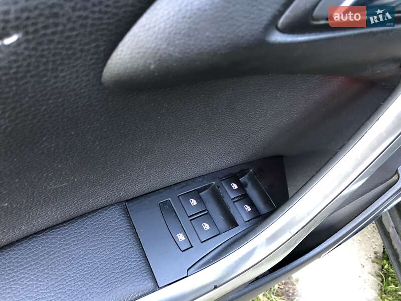 Хэтчбек Opel Astra 2012 в Львове