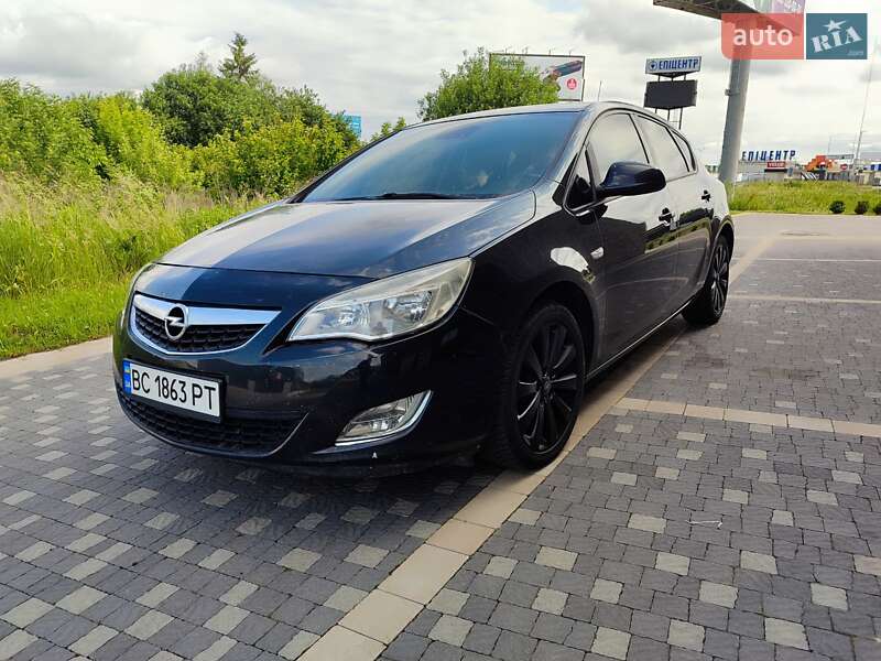 Opel Astra 2011