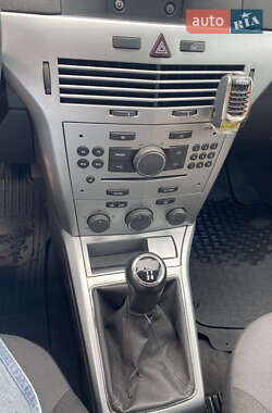 Универсал Opel Astra 2012 в 