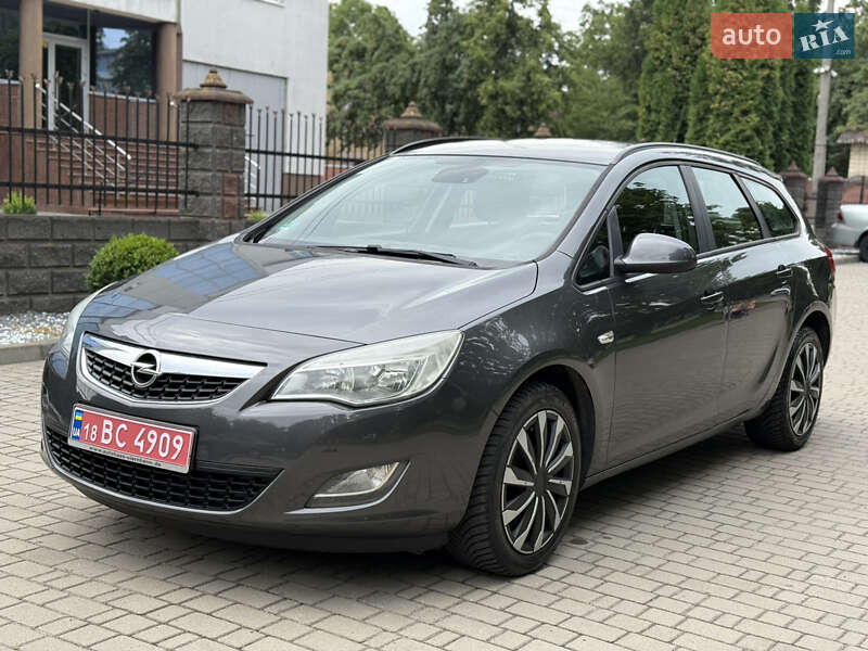 Opel Astra 2011