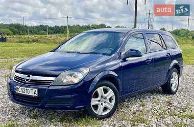 Універсал Opel Astra 2012 в Львові