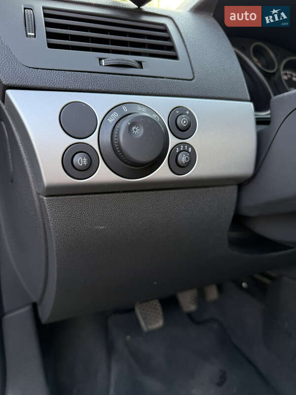Универсал Opel Astra 2010 в Никополе