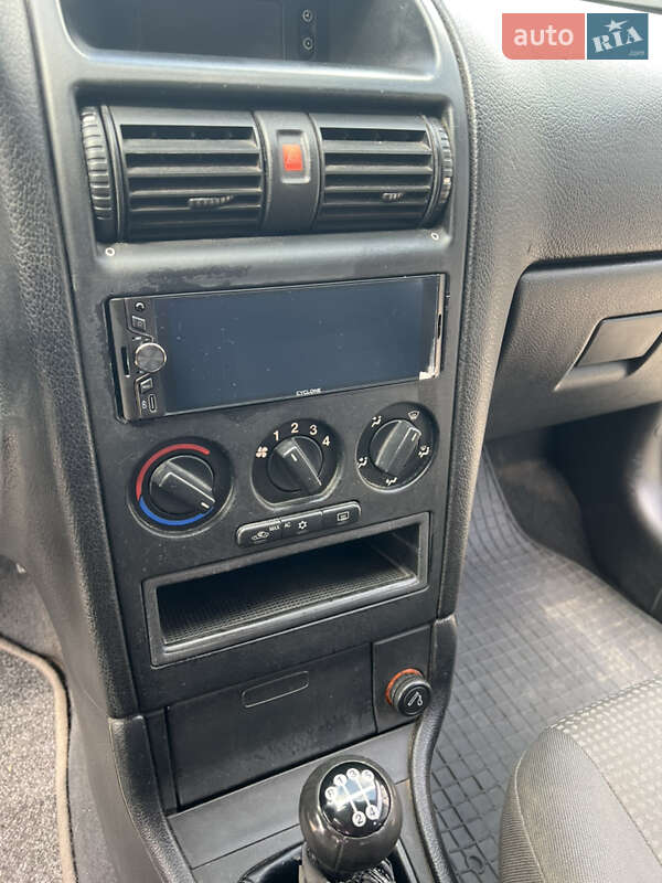 Седан Opel Astra 2007 в Львове