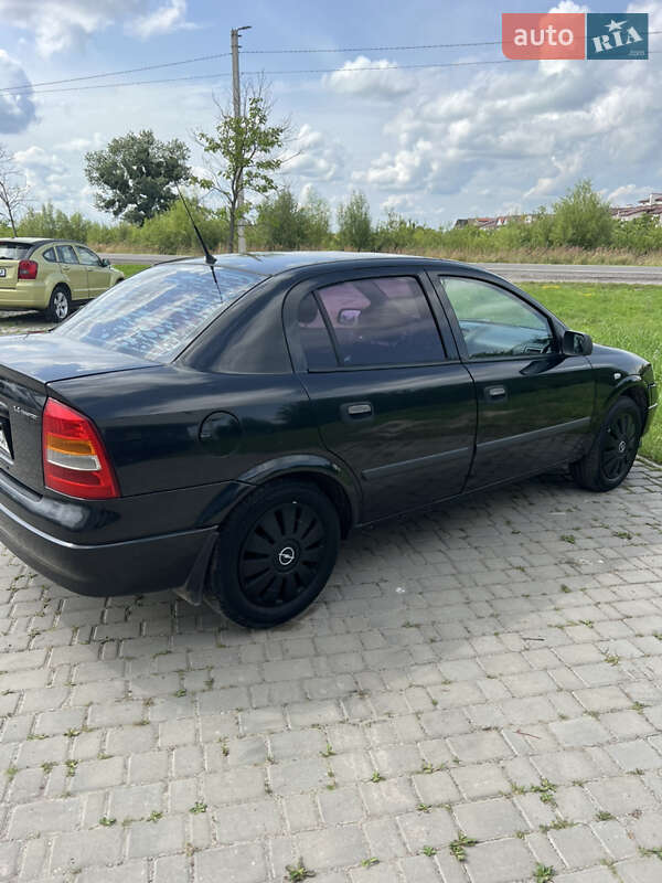 Седан Opel Astra 2007 в Львове