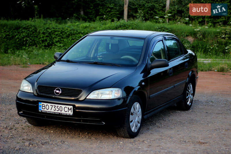 Седан Opel Astra 2008 в Кременце