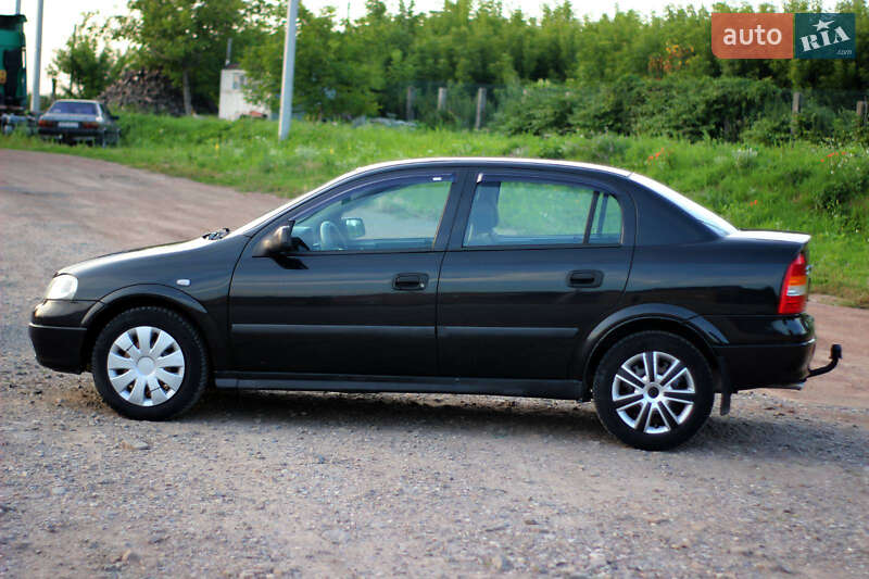 Седан Opel Astra 2008 в Кременце