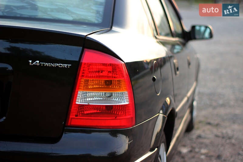 Седан Opel Astra 2008 в Кременце