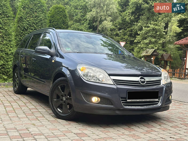 Универсал Opel Astra 2008 в Трускавце