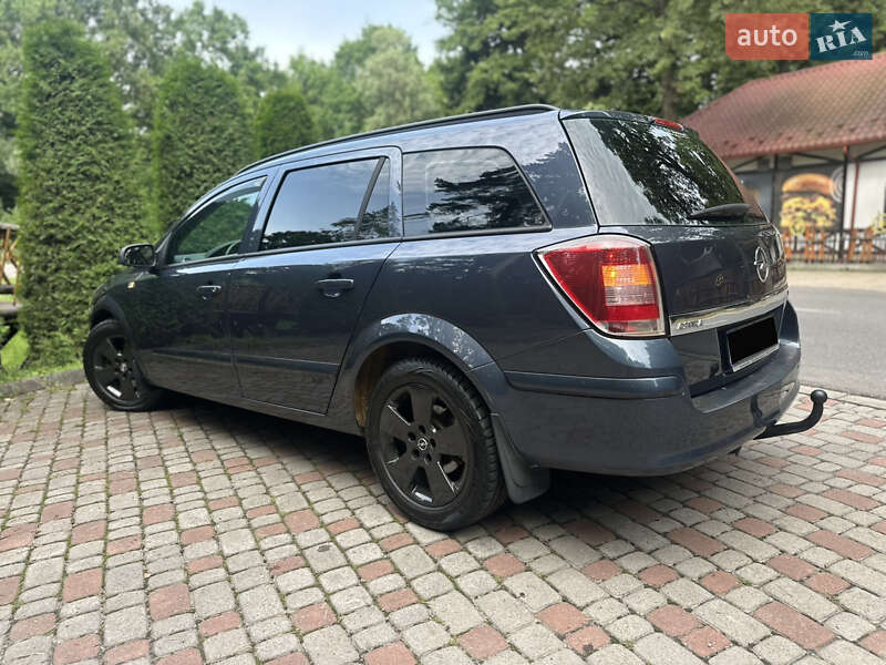 Универсал Opel Astra 2008 в Трускавце