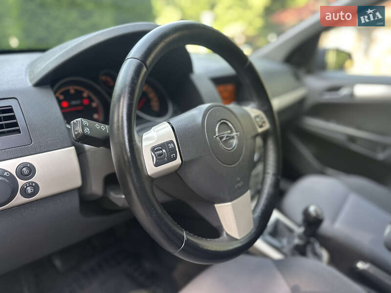 Универсал Opel Astra 2008 в Трускавце