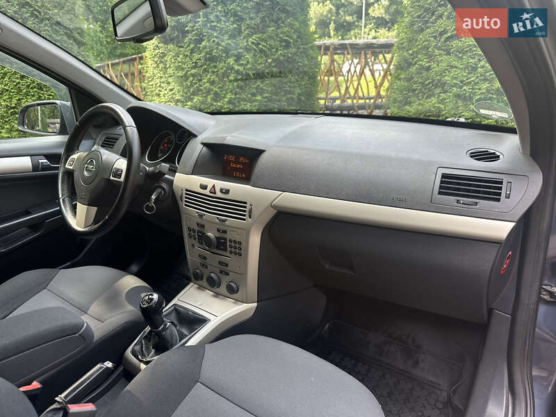 Универсал Opel Astra 2008 в Трускавце