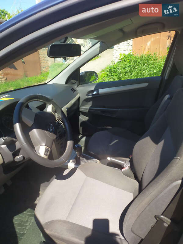Хэтчбек Opel Astra 2008 в Харькове