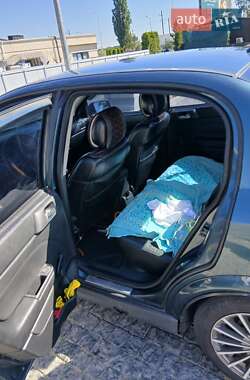 Седан Opel Astra 2004 в 