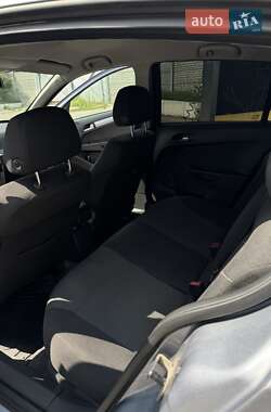 Хэтчбек Opel Astra 2007 в 