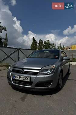 Хэтчбек Opel Astra 2007 в 