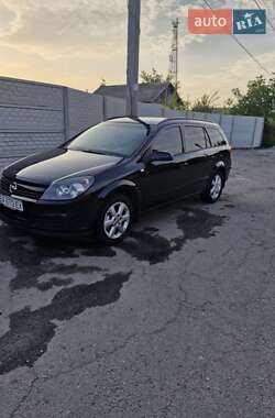 Универсал Opel Astra 2005 в Знаменке