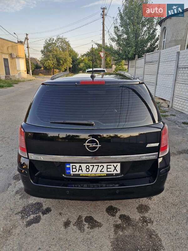 Универсал Opel Astra 2005 в Знаменке