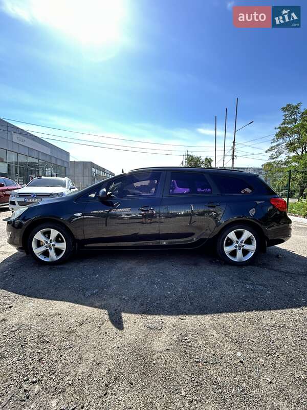 Универсал Opel Astra 2012 в Сумах