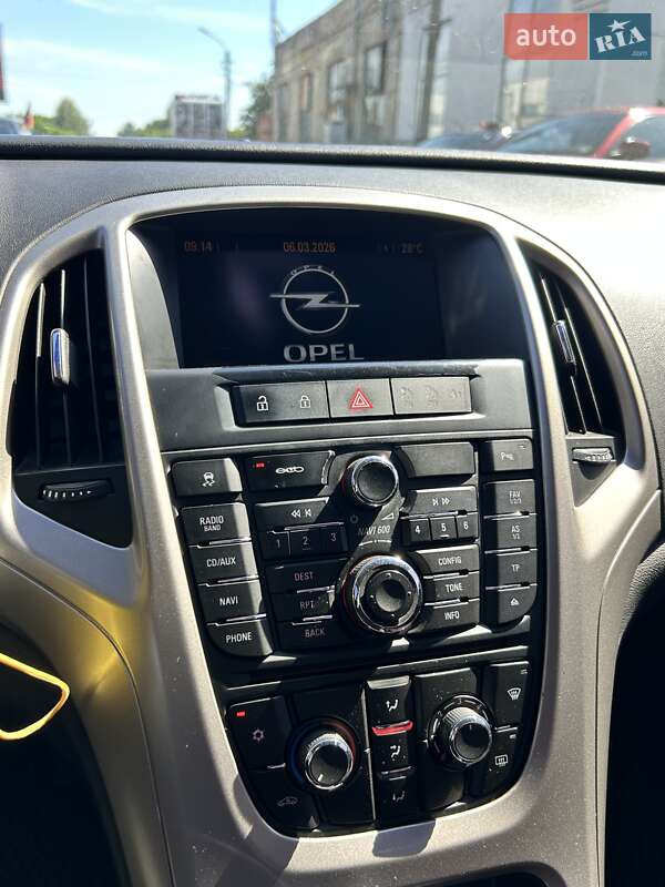 Универсал Opel Astra 2012 в Сумах