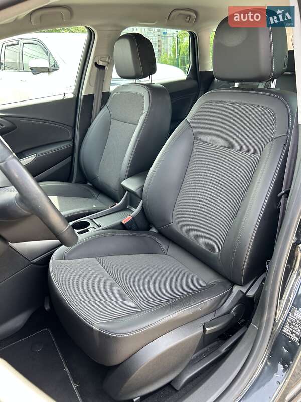 Універсал Opel Astra 2014 в Сумах