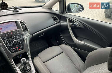 Універсал Opel Astra 2011 в 