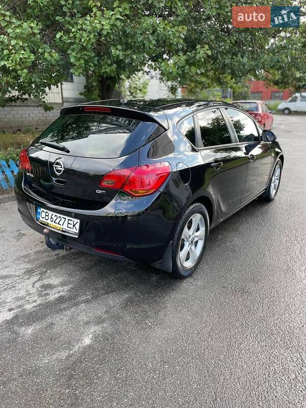 Хетчбек Opel Astra 2011 в Чернігові