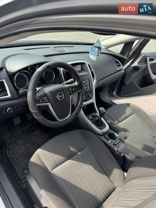 Универсал Opel Astra 2011 в Каменском фото 3 Универсал Opel Astra 2011 в Каменском