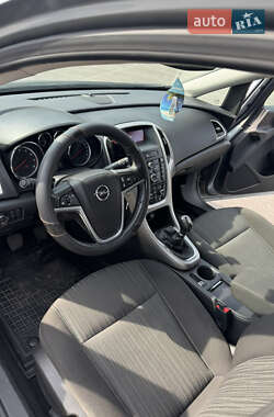 Универсал Opel Astra 2011 в 