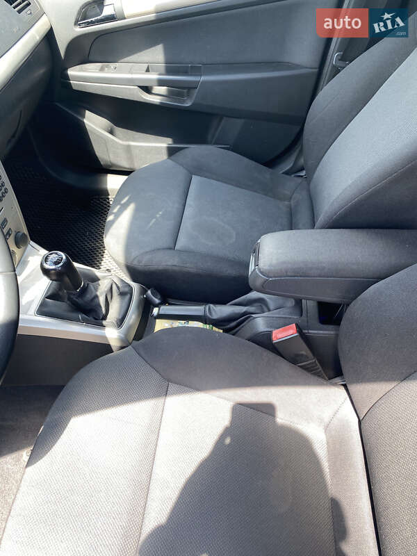 Універсал Opel Astra 2007 в Харкові