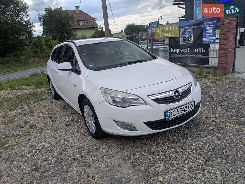 Opel Astra 2011