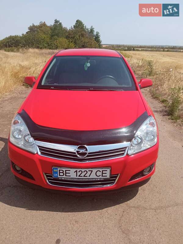 Хэтчбек Opel Astra 2008 в Вознесенске