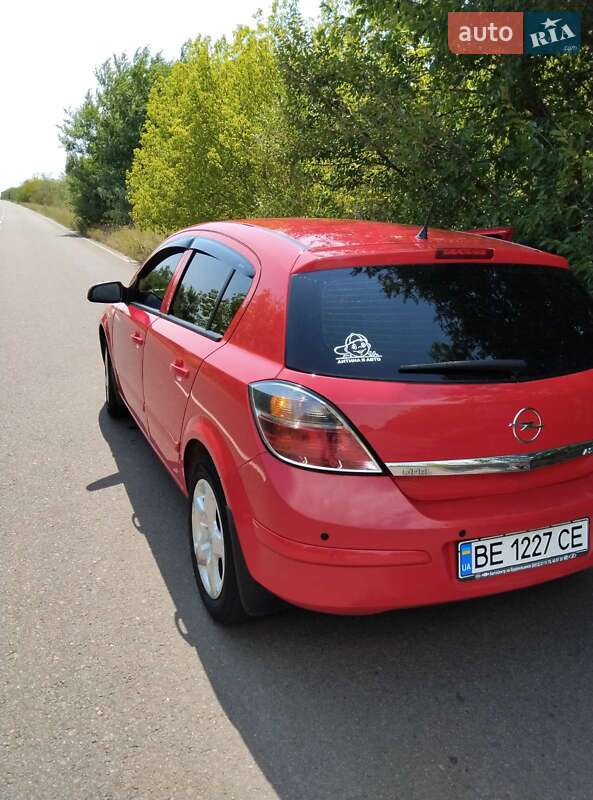 Хэтчбек Opel Astra 2008 в Вознесенске
