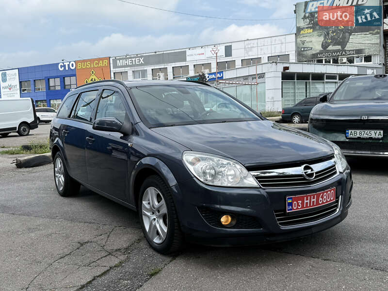 Універсал Opel Astra 2009 в Вінниці